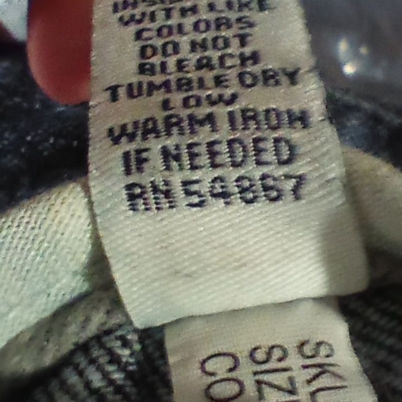 A Pair of Abercrombie and Fitch ladies flare leg jeans in a size 6S. Waist 16.5 - Picture 7 of 9